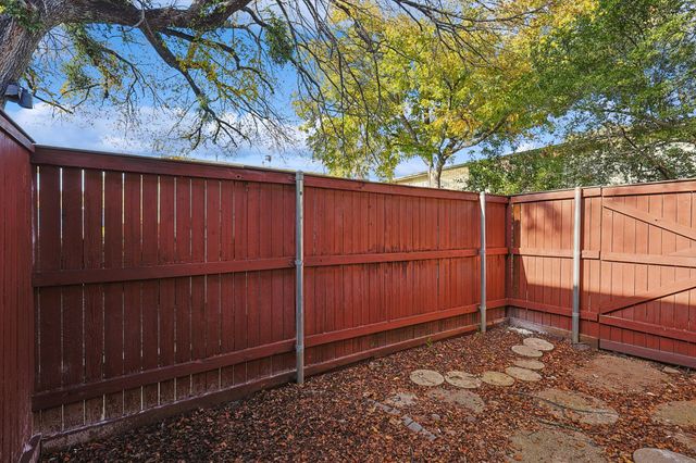 4039 Cole Avenue 101, Dallas, TX 75204