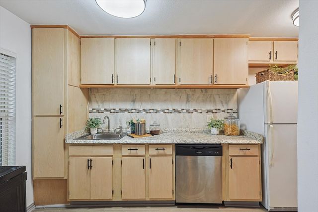 4039 Cole Avenue 101, Dallas, TX 75204