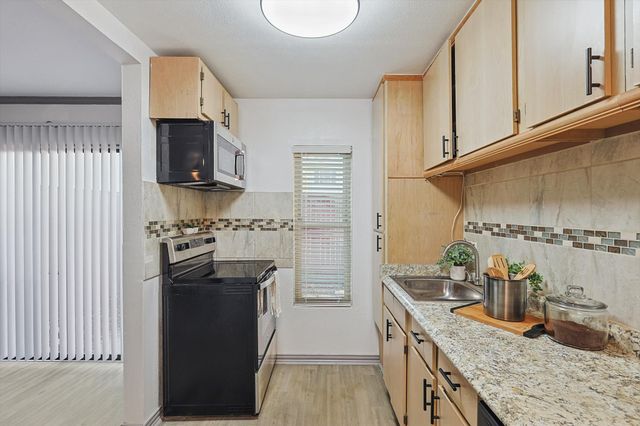 4039 Cole Avenue 101, Dallas, TX 75204