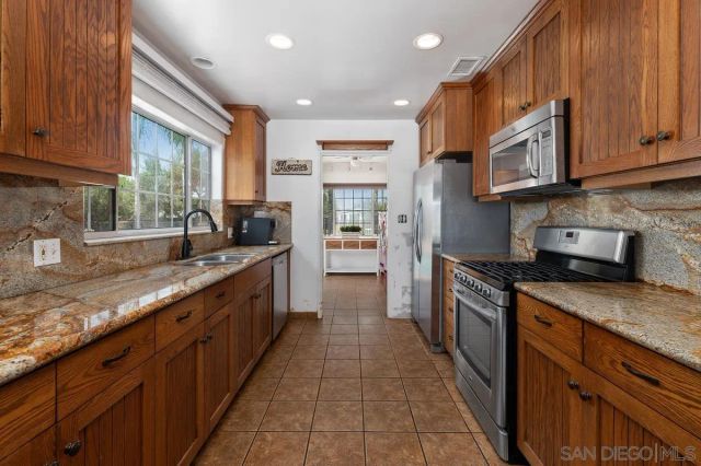 1644 Cerca Blanca Pl, El Cajon, CA 92019