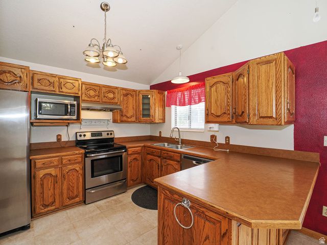 7095 S BOGGESS DR, Midvale, UT 84047