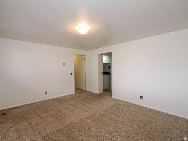 7095 S BOGGESS DR, Midvale, UT 84047