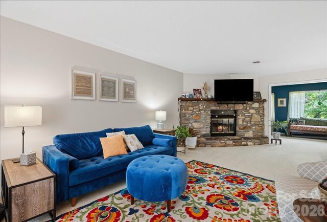 16 Woodsong Lane, Brevard, NC 28712