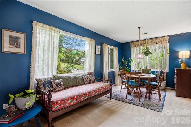 16 Woodsong Lane, Brevard, NC 28712