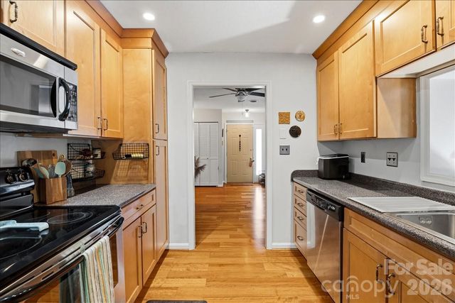 16 Woodsong Lane, Brevard, NC 28712