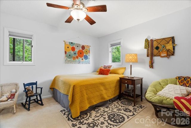 16 Woodsong Lane, Brevard, NC 28712