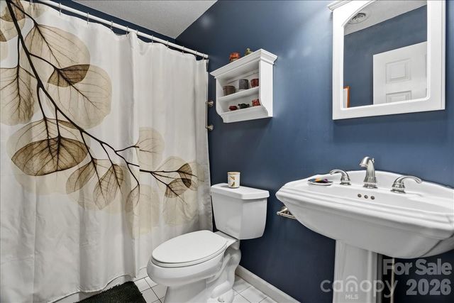 16 Woodsong Lane, Brevard, NC 28712