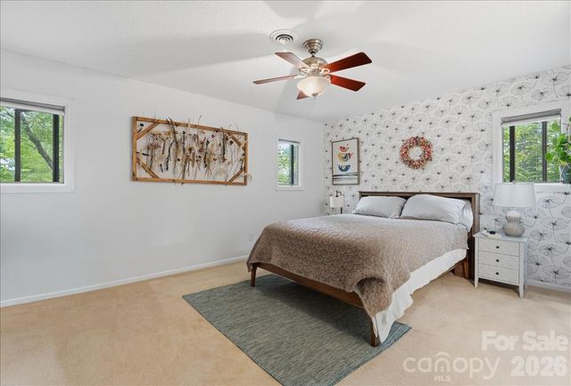 16 Woodsong Lane, Brevard, NC 28712