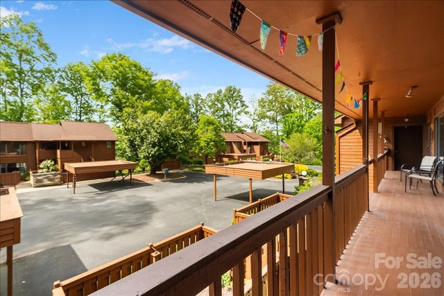 16 Woodsong Lane, Brevard, NC 28712