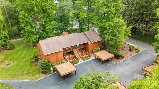 16 Woodsong Lane, Brevard, NC 28712