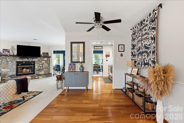 16 Woodsong Lane, Brevard, NC 28712