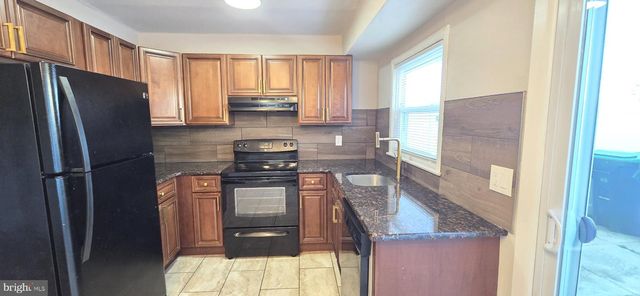12 LEHIGH CT, Sicklerville, NJ 08081