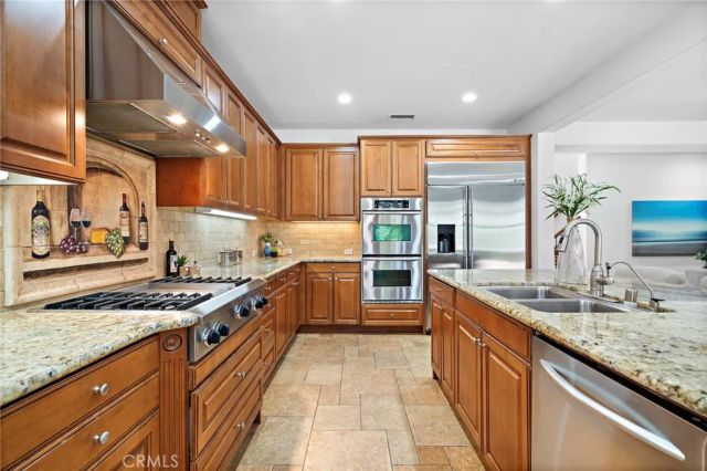 28 Drackert Lane, Ladera Ranch, CA 92694