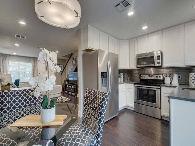 202 S College ST 14, Georgetown, TX 78626