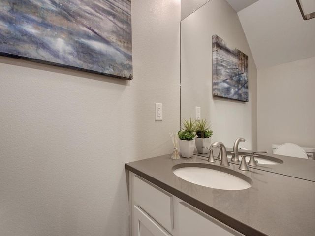 202 S College ST 14, Georgetown, TX 78626