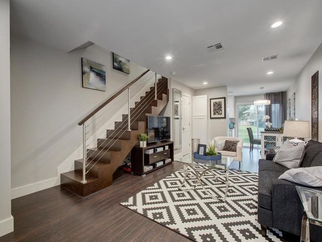 202 S College ST 14, Georgetown, TX 78626