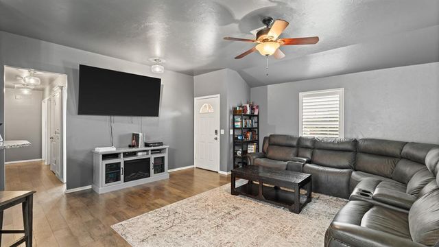 2086 County Road 1239, Tuttle, OK 73089