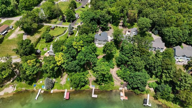 10999 Old Oak Drive, Greenville, MI 48838