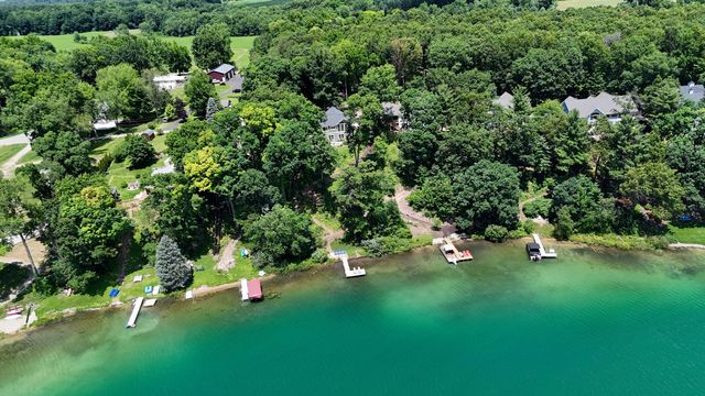 10999 Old Oak Drive, Greenville, MI 48838