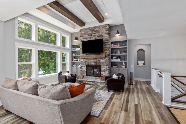 10999 Old Oak Drive, Greenville, MI 48838