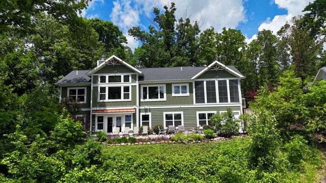 10999 Old Oak Drive, Greenville, MI 48838