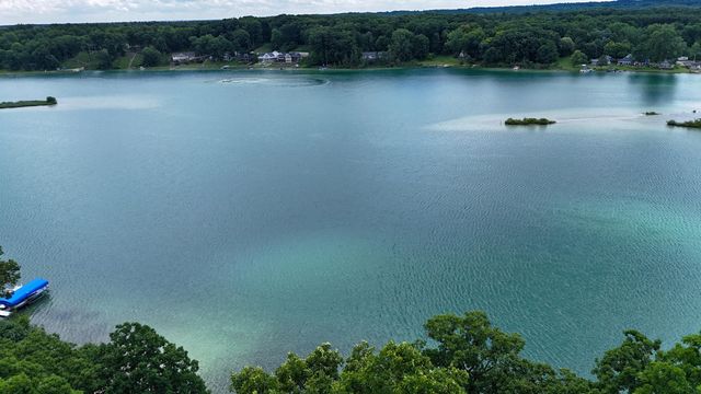 10999 Old Oak Drive, Greenville, MI 48838