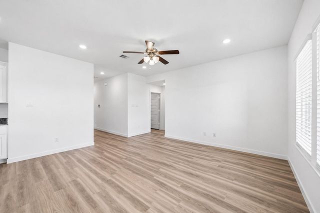 9522 Wall Street, Texas City, TX 77591
