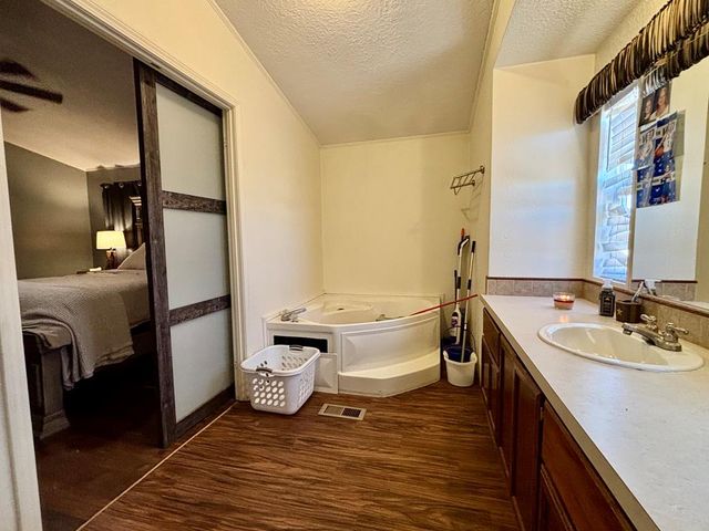 3178 C 1900, Stanton, TX 79782