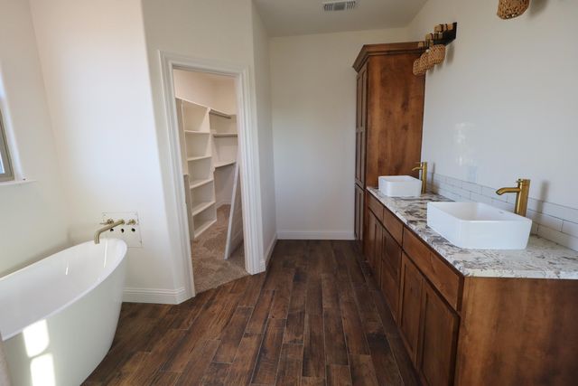 9632 Grey Wolf Lane, San Angelo, TX 76901
