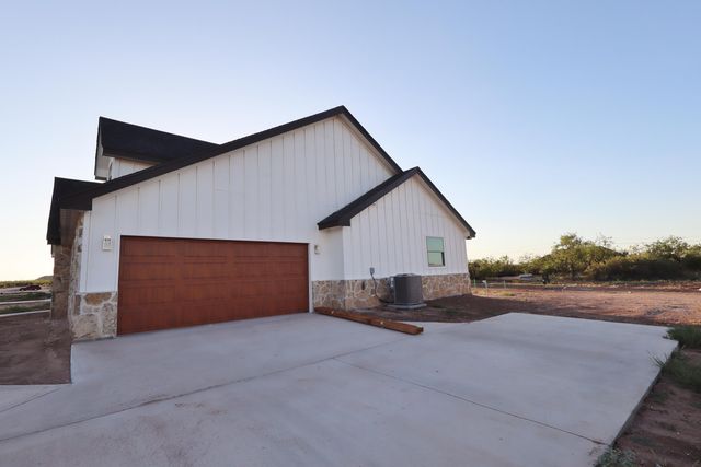 9632 Grey Wolf Lane, San Angelo, TX 76901