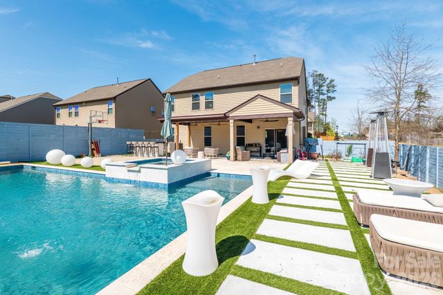 3124 Berry Creek Road, Charlotte, NC 28214