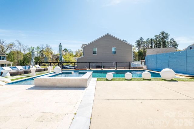 3124 Berry Creek Road, Charlotte, NC 28214