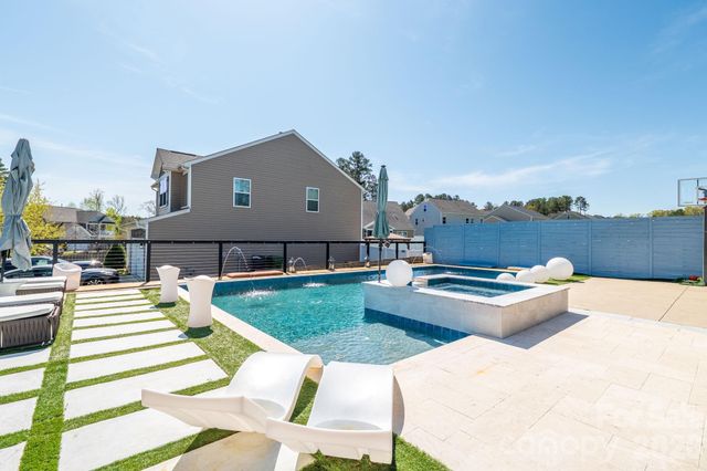 3124 Berry Creek Road, Charlotte, NC 28214