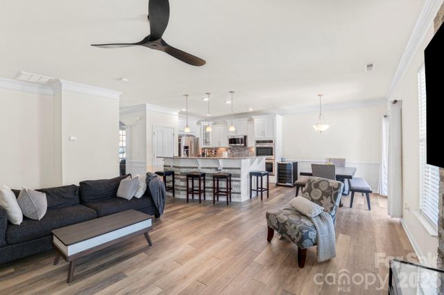 3124 Berry Creek Road, Charlotte, NC 28214