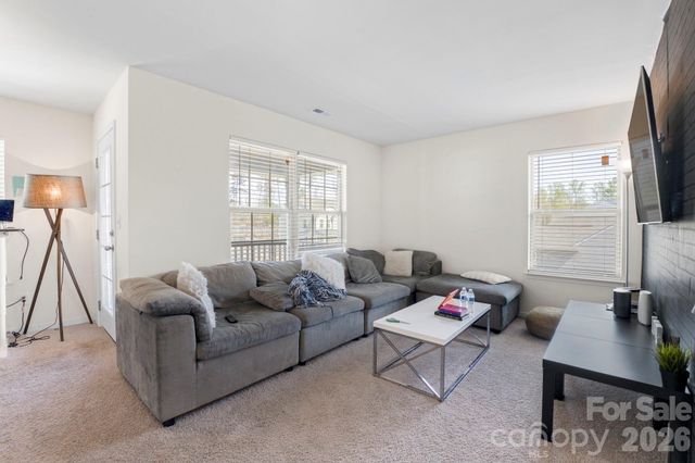 3124 Berry Creek Road, Charlotte, NC 28214