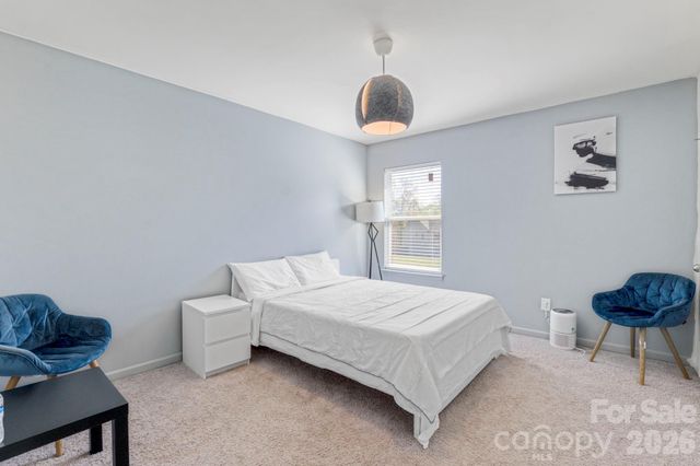 3124 Berry Creek Road, Charlotte, NC 28214