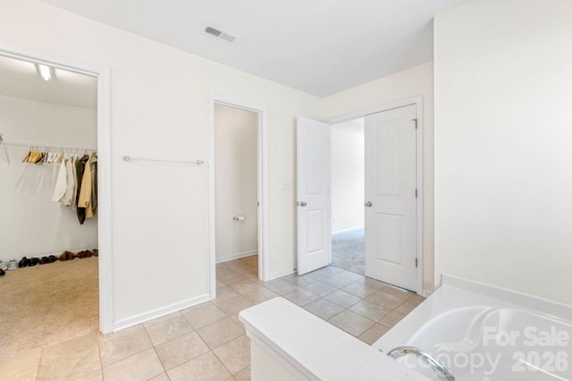 3124 Berry Creek Road, Charlotte, NC 28214