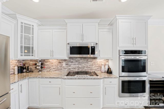 3124 Berry Creek Road, Charlotte, NC 28214