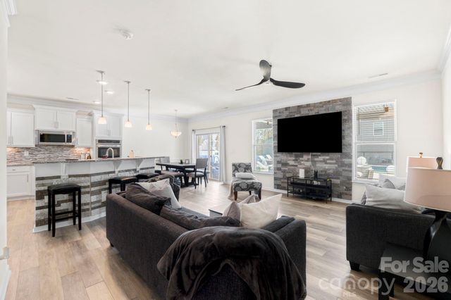 3124 Berry Creek Road, Charlotte, NC 28214