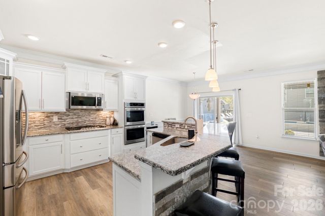 3124 Berry Creek Road, Charlotte, NC 28214