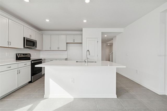 9102 OPTIMIST WAY, Palmetto, FL 34221