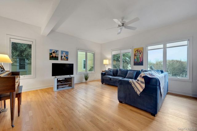 8 Justine Court, Briarcliff Manor, NY 10510