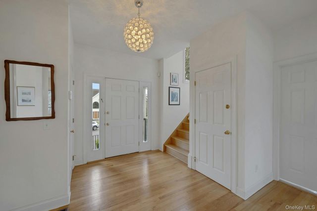 8 Justine Court, Briarcliff Manor, NY 10510