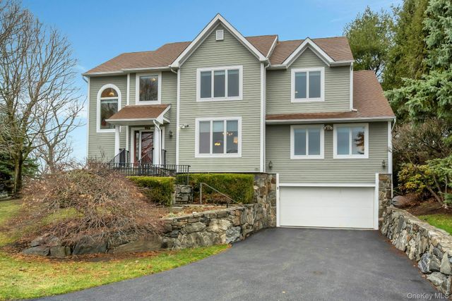 8 Justine Court, Briarcliff Manor, NY 10510