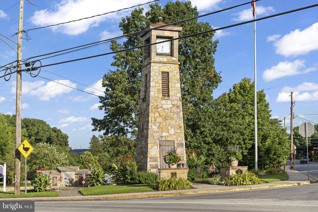 316 WALNUT STREET, Boiling Springs, PA 17007