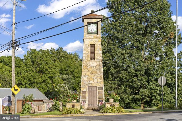 316 WALNUT STREET, Boiling Springs, PA 17007