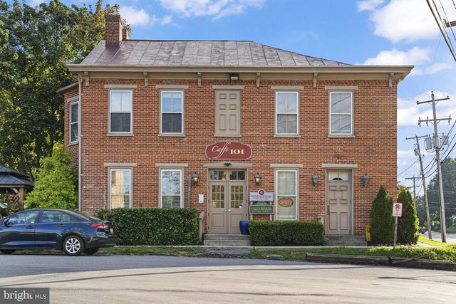 316 WALNUT STREET, Boiling Springs, PA 17007