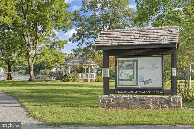 316 WALNUT STREET, Boiling Springs, PA 17007