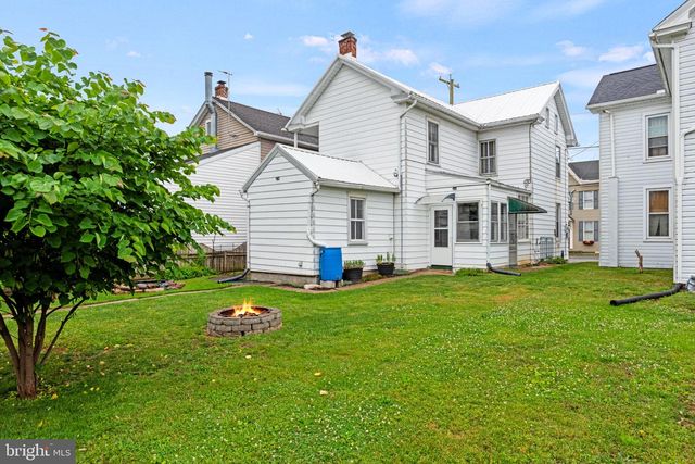 316 WALNUT STREET, Boiling Springs, PA 17007