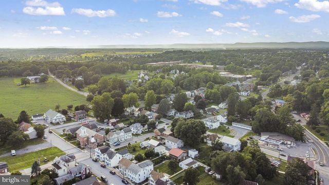 316 WALNUT STREET, Boiling Springs, PA 17007